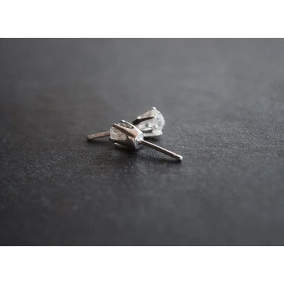 Sterling silver stud earrings, alternative diamond, uncut natural gemsto… - Picture 2 of 4
